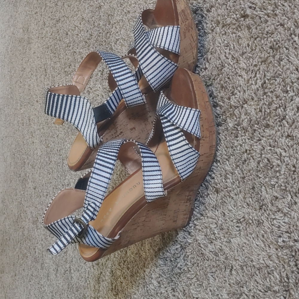 Wedges - Picture 2 of 3
